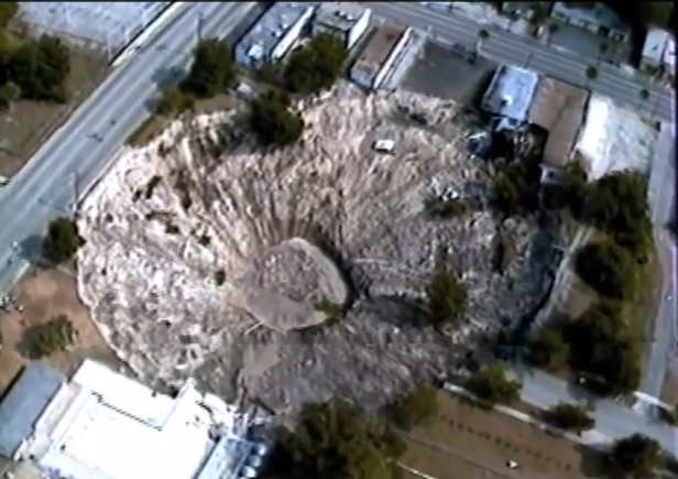 Sinkhole swallows Florida! | How It Works Magazine