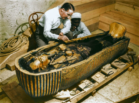 The discovery of Tutankhamun's tomb shown in colour for the first time ...